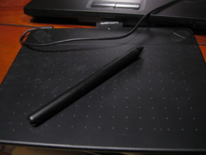 dorublog | パソコンでお絵描きいたずら書きペンタブ購入してみました。ワコム Intuos Comicペンタブレットペン&タッチ マンガ・イラスト制作用モデル Mサイズ ブラック CTH-690/K1 wacom