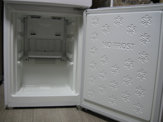 dorublog | 冷蔵庫が冷えなくなった ファンが回らないときの対処法 修理 故障Haier