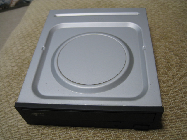 dorublog | ハードオフの550円のジャンク内蔵DVDドライブは起動するのか？